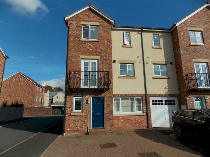 6 Bedroom House To Rent In Faraday Court, Sheraton Park, Durham, DH1