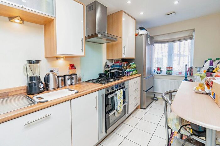 3 Bedroom End Of Terrace House For Sale In Cheviot Gardens, Oakridge Park, Milton Keynes, Buckinghamshire, MK14