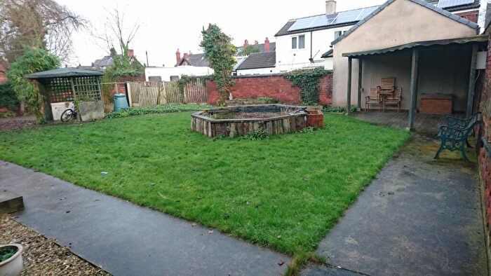 1 Bedroom Flat To Rent In Flat, Avenue Road, DN2