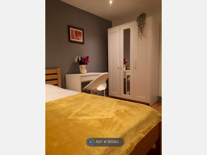 3 Bedroom Bungalow To Rent In Runcorn, Runcorn, WA7