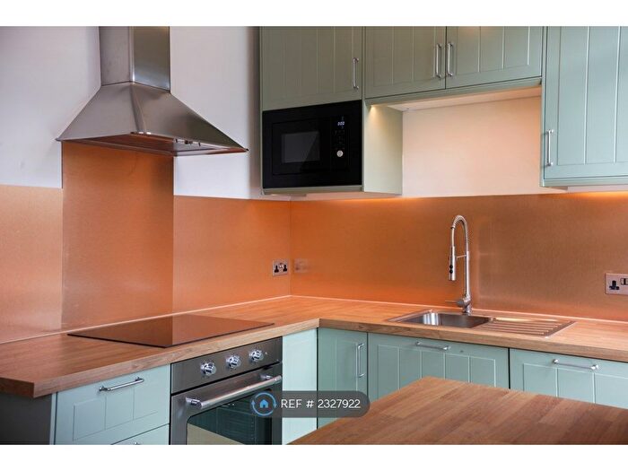 2 Bedroom Flat To Rent In Cornwall Road, London, N4