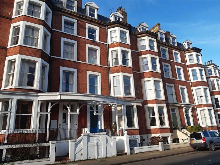 2 Bedroom Flat For Sale In Prince Of Wales Terrace, Scarborough, YO11