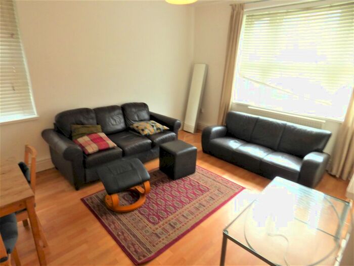 3 Bedroom Flat To Rent In Speakman House Gibraltar Walk, Bethnal Green, E2