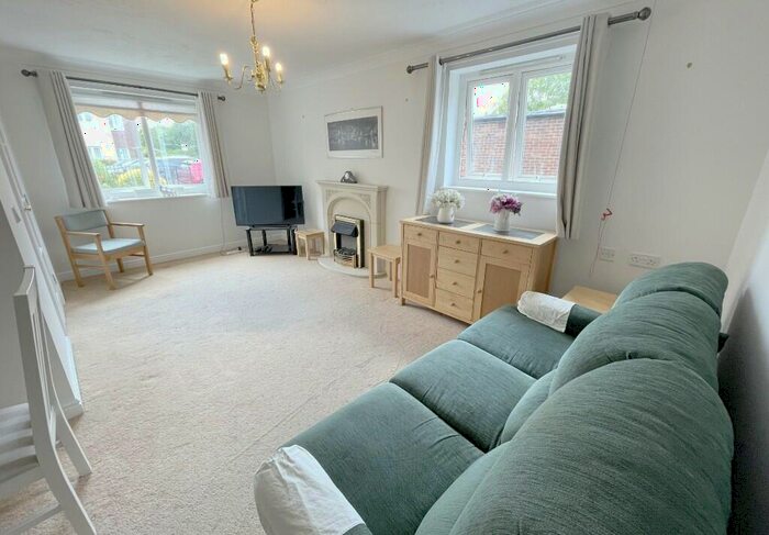 2 Bedroom Retirement Property For Sale In Potters Court, Darkes Lane, Potters Bar, Hertfordshire, EN6