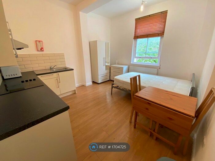 Studio To Rent In Royal College Street, Camden, NW1
