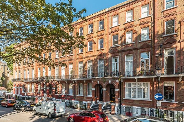 4 Bedroom Flat To Rent In Nevern Square, London, SW5