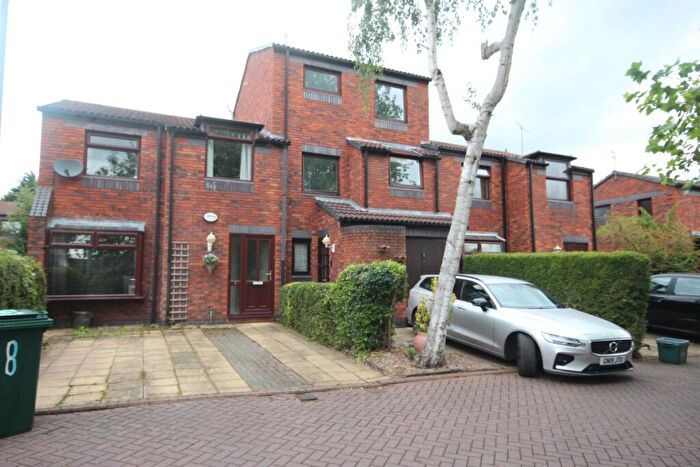 2 Bedroom Town House To Rent In Grafton Mews, Chester, CH2
