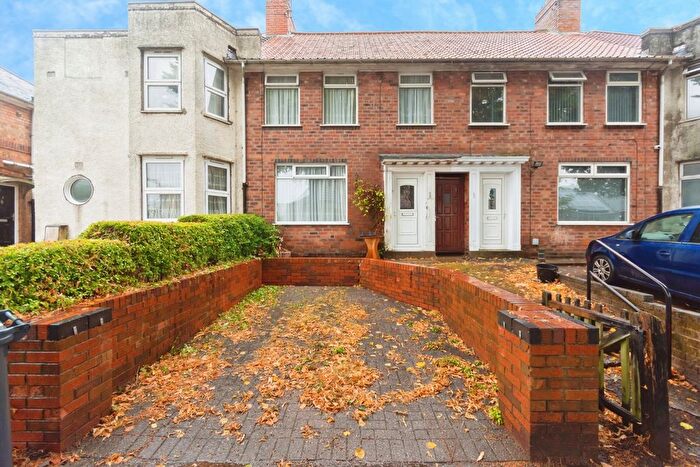 3 Bedroom Semi-Detached House For Sale In Oakhurst Road, Birmingham, West Midlands, B27
