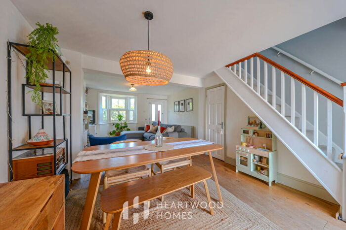 3 Bedroom End Of Terrace House For Sale In Lower Luton Road, Wheathampstead, St. Albans, AL4