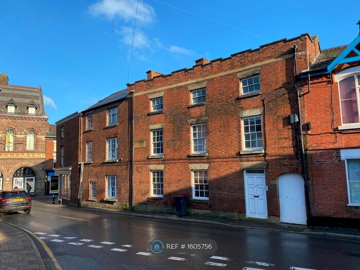 2 Bedroom Flat To Rent In High Street, Congleton, CW12