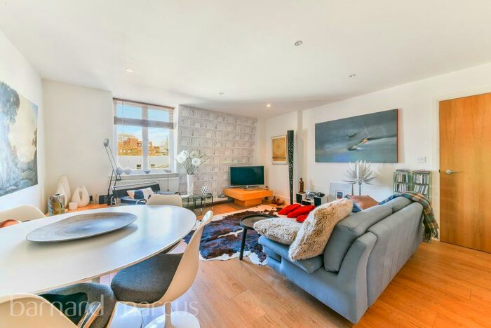 1 Bedroom Apartment To Rent In Brighton Road, Surbiton, KT6