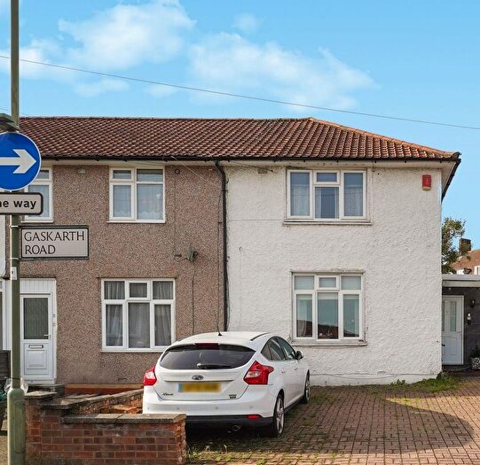 2 Bedroom Terraced House For Sale In Gaskarth Road, Edgware, HA8