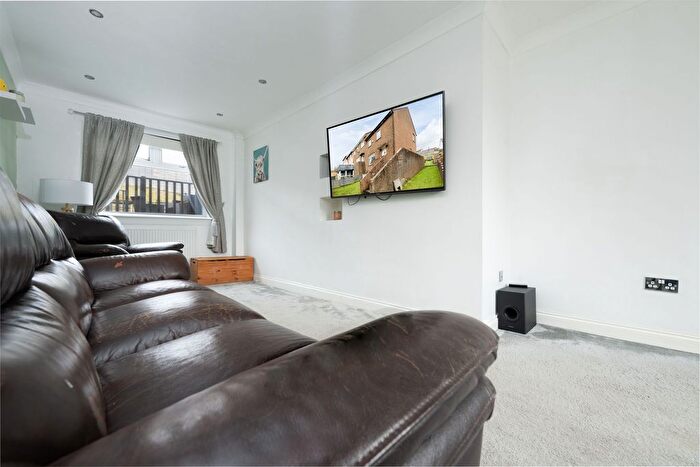 2 Bedroom Terraced House For Sale In Kylemore Lane, Greenock, PA16