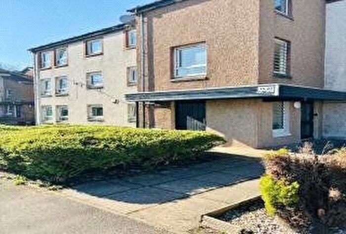 2 Bedroom Flat To Rent In May Gardens, Hamilton, ML3