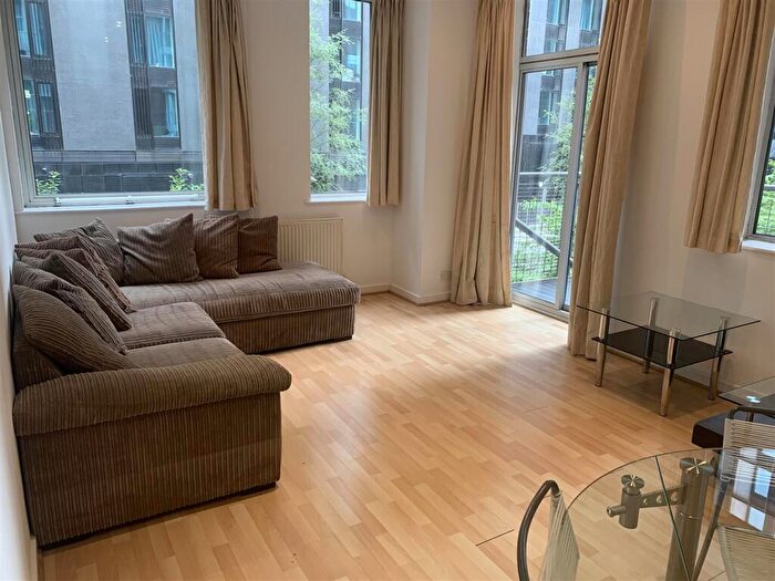 2 Bedroom Apartment To Rent In Princess Street, Manchester, M1