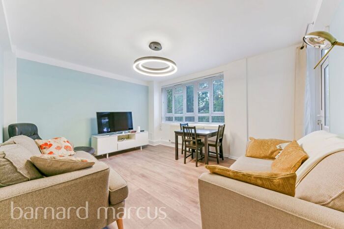 3 Bedroom Flat To Rent In Albert Drive, London, SW19