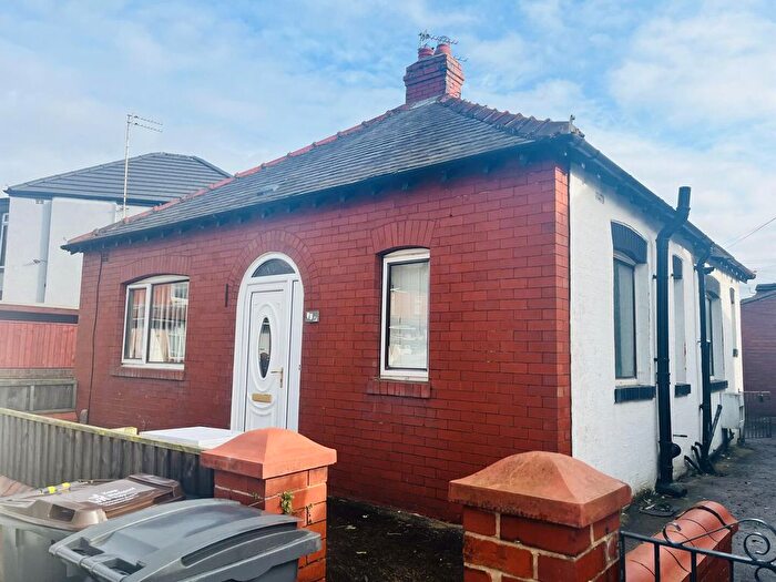 2 Bedroom Detached Bungalow To Rent In Lyncroft Crescent, Blackpool, FY3