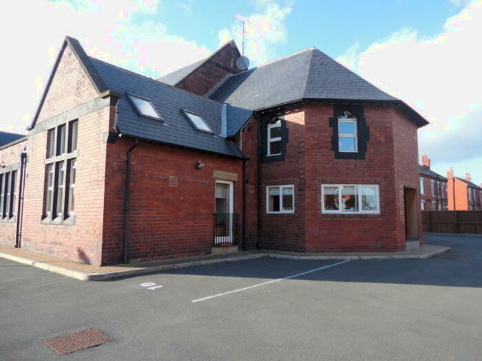 1 Bedroom Flat To Rent In St Hughes Lodge, Armley, Leeds, LS12