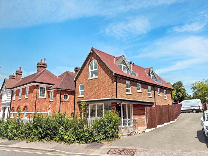 2 Bedroom Apartment To Rent In West Street, Haslemere, Surrey, GU27