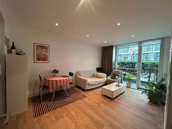 1 Bedroom Flat To Rent In Times Square, London, E1
