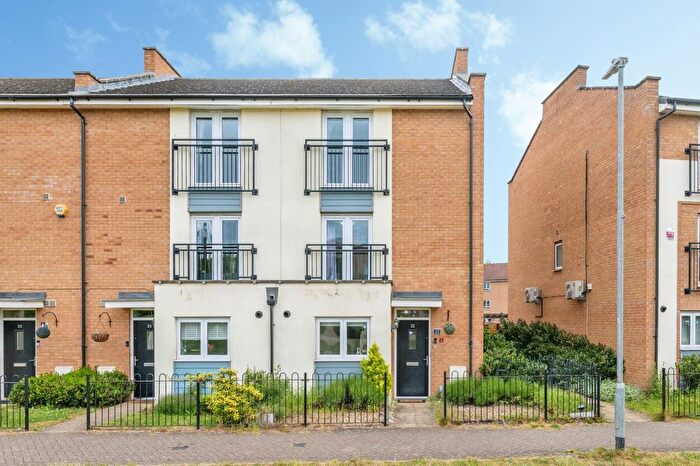 4 Bedroom End Of Terrace House For Sale In Clenshaw Path, Basildon, Essex, SS14