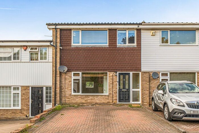 3 Bedroom Detached House For Sale In The Braes, Higham, Rochester, ME3