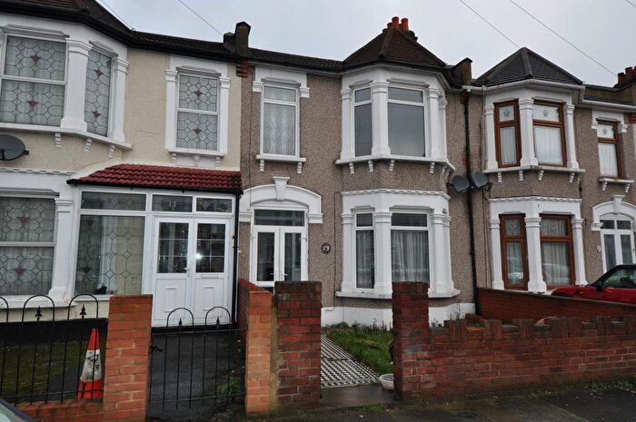 3 Bedroom Terraced House To Rent In Clandon Road, Ilford, IG3