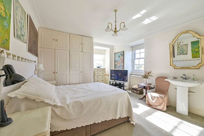 3 Bedroom Flat For Sale In Lower Park, Putney, London, SW15