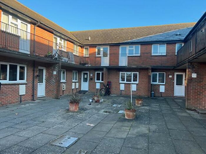2 Bedroom Flat To Rent In Old Park Avenue, Canterbury, CT1