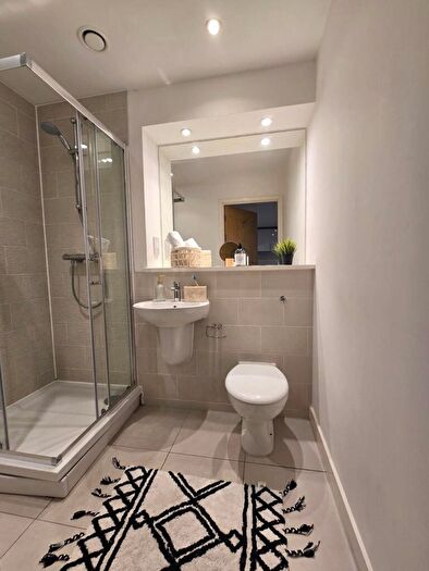 1 Bedroom Flat To Rent In Trafford Road, Salford, M5