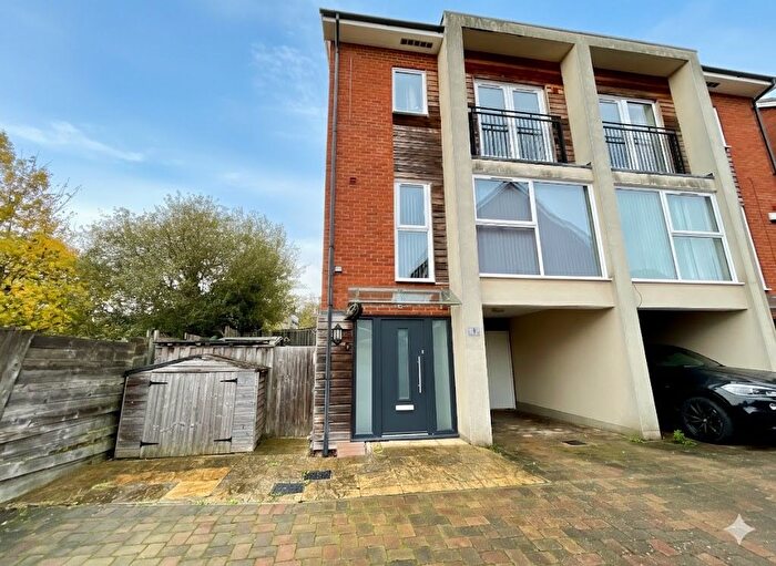 4 Bedroom Semi-Detached House For Sale In Beaumont Mews, Flitwick, Bedfordshire, MK45