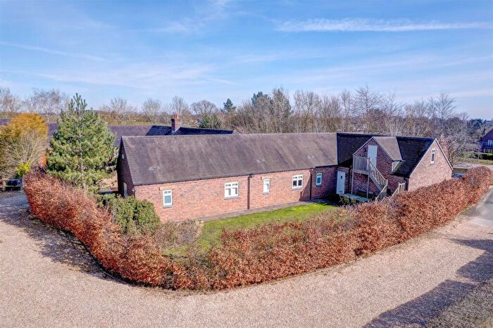 5 Bedroom Detached House For Sale In Clifton Road, Netherseal, DE12