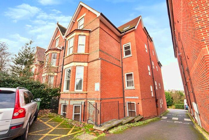 1 Bedroom Flat To Rent In College Road, Maidstone, Kent, ME15