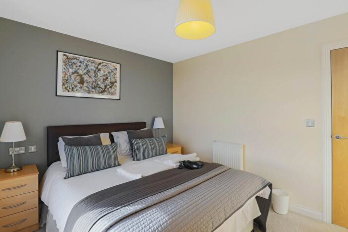 2 Bedroom Town House To Rent In (En-suites), Quainton Road, Freemans Meadow, Leicester, LE2