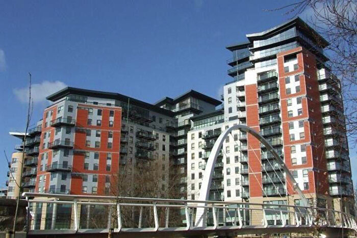 2 Bedroom Apartment To Rent In Whitehall Waterfront, Leeds, West Yorkshire, LS1