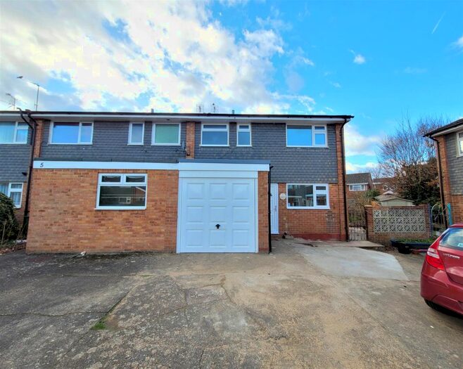3 Bedroom End Of Terrace House To Rent In Harefield Close, Winnersh, Wokingham RG41