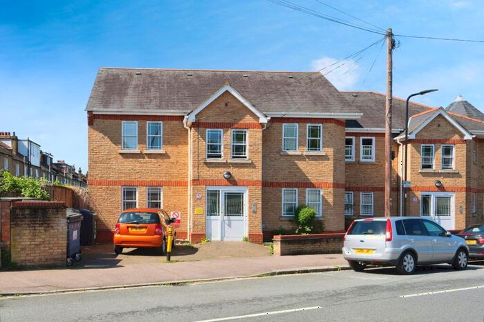 1 Bedroom Flat To Rent In Steepleton Court, Leyton, E10