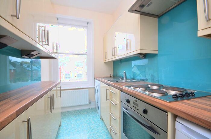 2 Bedroom Flat To Rent In York Road, Guildford, GU1