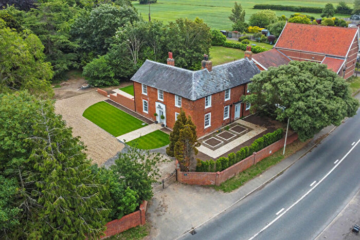 3 Bedroom Detached House For Sale In Bergholt Road, Brantham, Manningtree, CO11