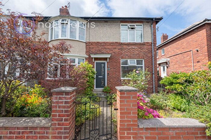 2 Bedroom Flat For Sale In Birchwood Avenue, High Heaton, NE7