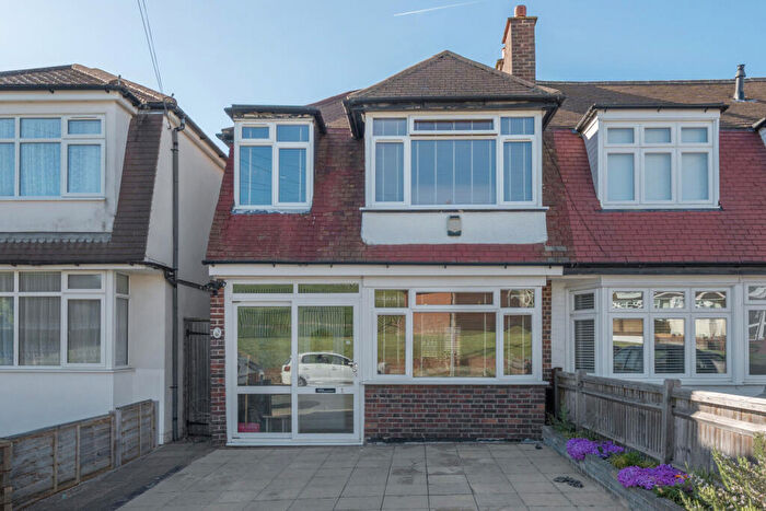 3 Bedroom End Of Terrace House For Sale In Hillcrest Road, Bromley, BR1