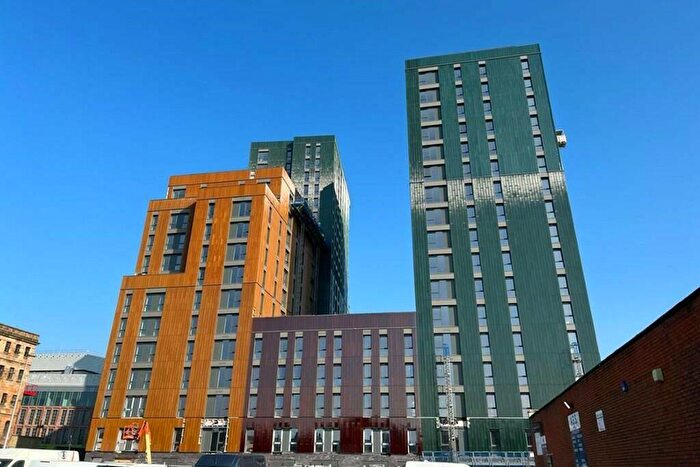 2 Bedroom Flat To Rent In Solasta Riverside, Clyde Place, Glasgow, G5