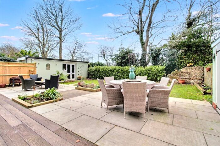 4 Bedroom Detached House For Sale In Madeira Avenue, Worthing, BN11