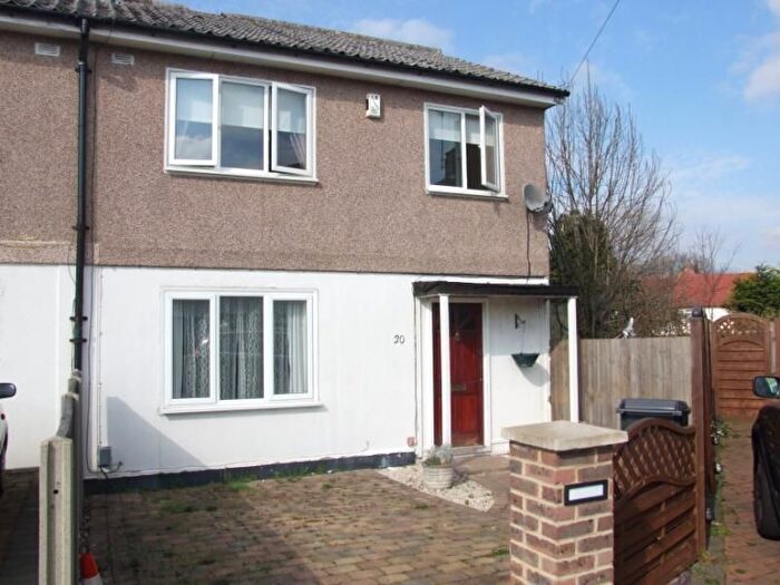 3 Bedroom Semi Detached House For Sale In Meath Close, Orpington, BR5