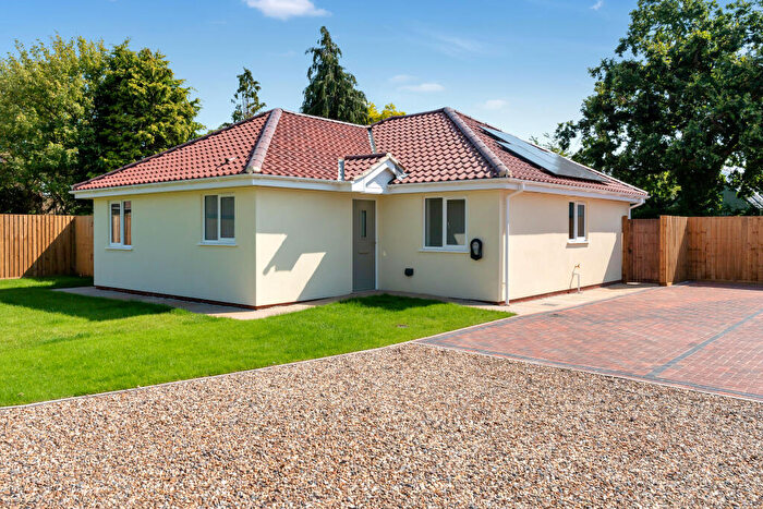 3 Bedroom Detached House For Sale In Laurel Lane, CO16
