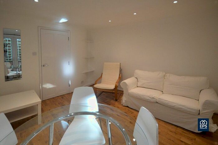 1 Bedroom Flat To Rent In Carlyle Road, CB4
