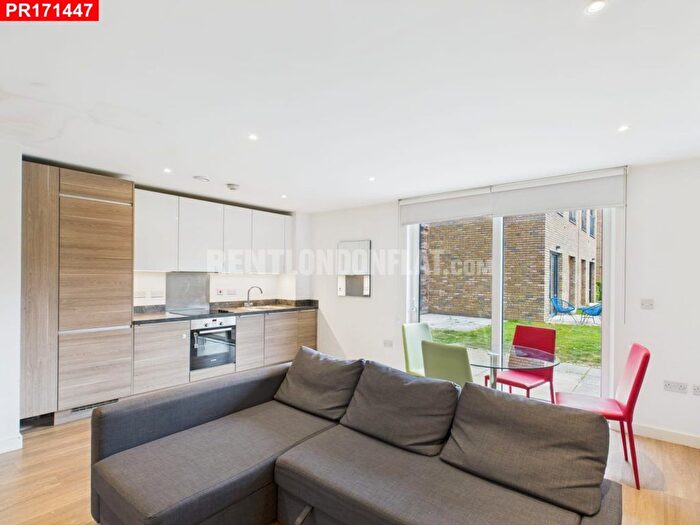 1 Bedroom Flat To Rent In Grand Canal Avenue, Surrey Quays, SE16