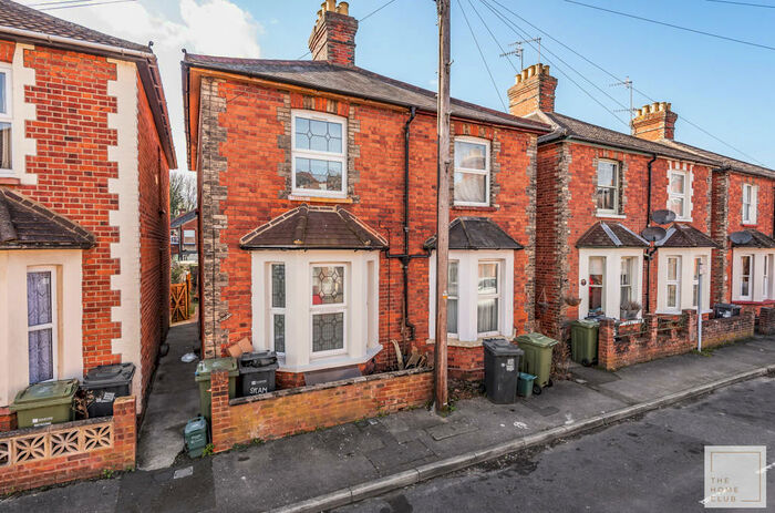 4 Bedroom Semi-Detached House To Rent In Sycamore Road, Guildford, GU1