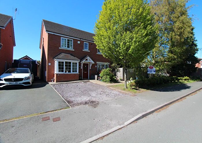 4 Bedroom Detached House For Sale In Queens Court, Bradley, LL11