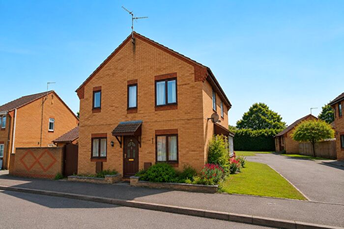3 Bedroom Semi Detached House To Rent In Hoylake Drive, Farcet, Peterborough, PE7